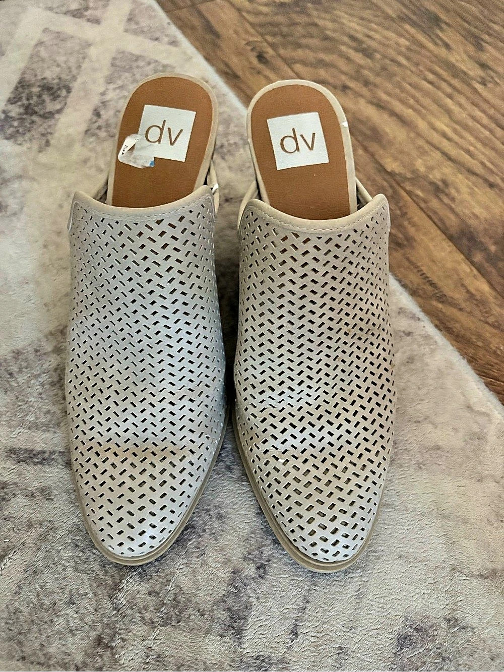 dv by Dolce Vita Kenli Perforated Block Heel Mules Beige US 10
